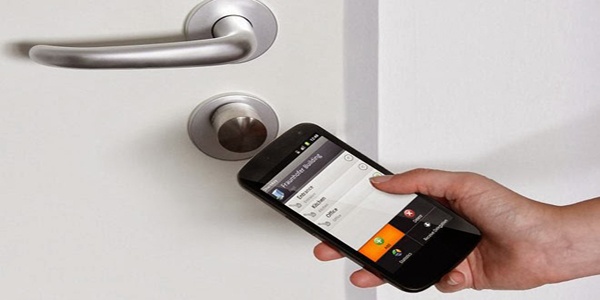 Hotel-key-smartphone